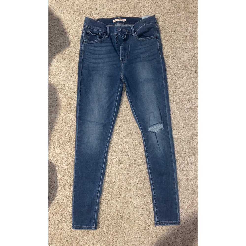 Women’s Levi jeans